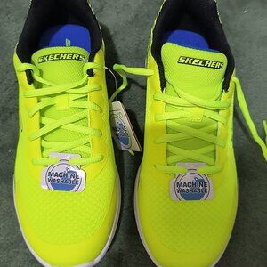 Brand new boys size 6 Skechers Tennis Shoes